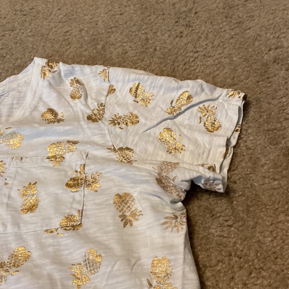 Gold foil pineapple t-shirt - Picture 2 of 8